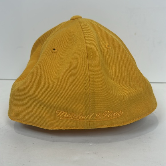 Mitchell & Ness Houston Rockets Fitted Cap - Picture 2 of 4